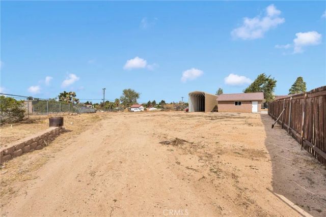 19501 Kinai Road, Apple Valley, CA 92307