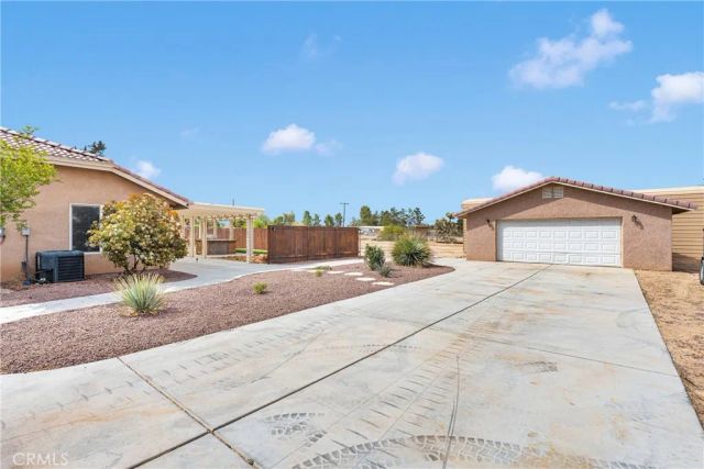 19501 Kinai Road, Apple Valley, CA 92307