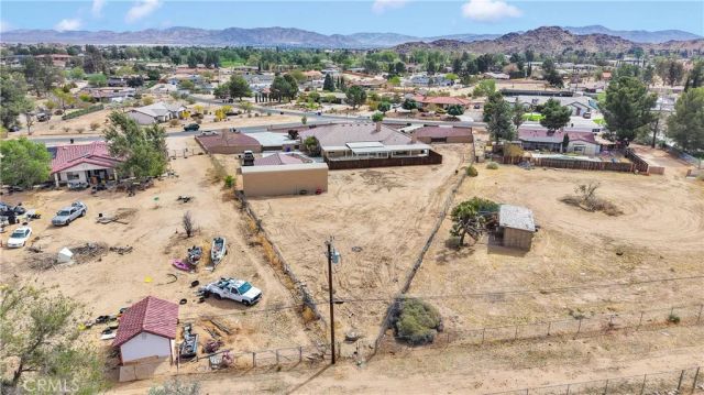 19501 Kinai Road, Apple Valley, CA 92307