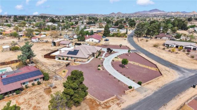 19501 Kinai Road, Apple Valley, CA 92307