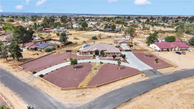 19501 Kinai Road, Apple Valley, CA 92307