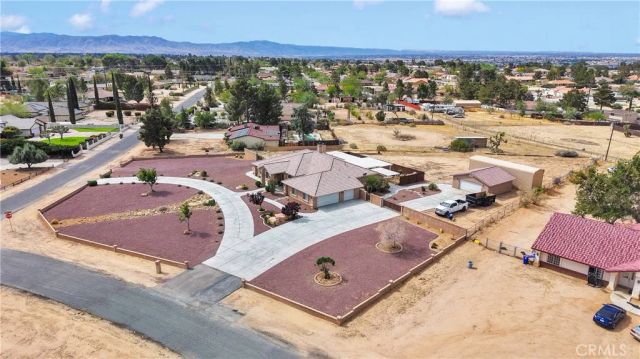 19501 Kinai Road, Apple Valley, CA 92307