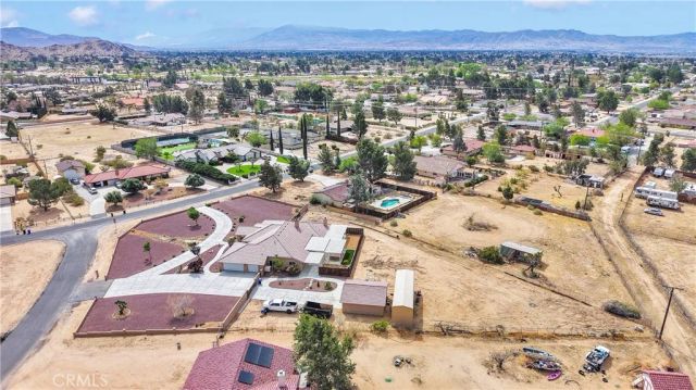 19501 Kinai Road, Apple Valley, CA 92307