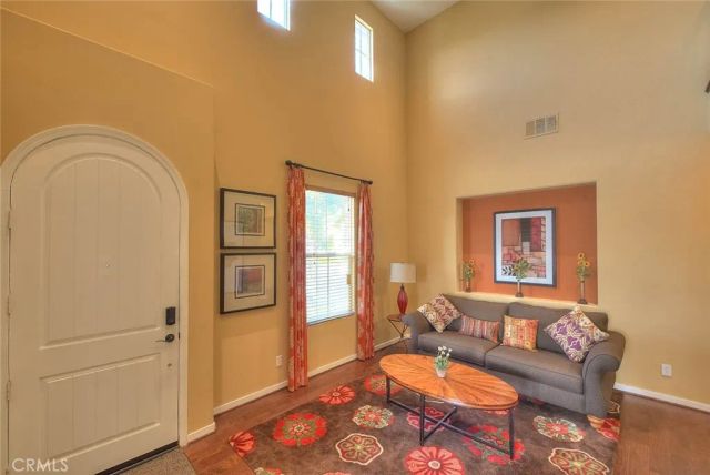 906 N Woodbine, Azusa, CA 91702