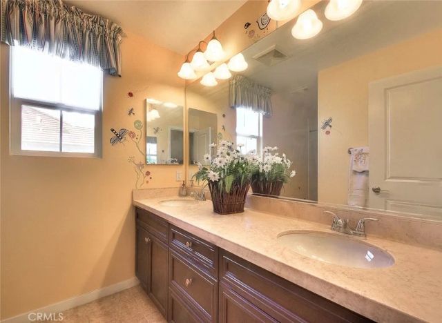 906 N Woodbine, Azusa, CA 91702