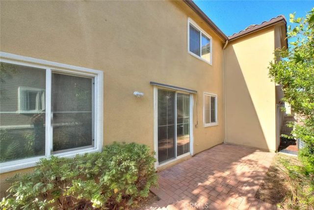 906 N Woodbine, Azusa, CA 91702