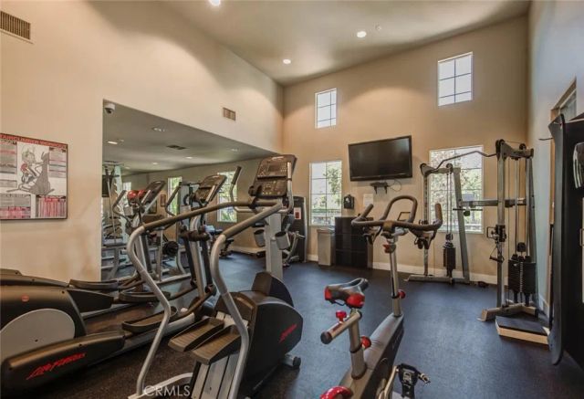 906 N Woodbine, Azusa, CA 91702