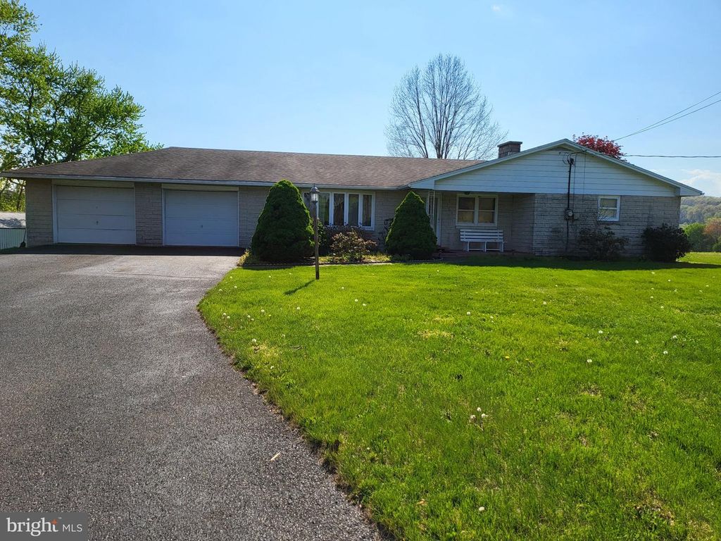 32 SHEETZ RD, Halifax, PA 17032