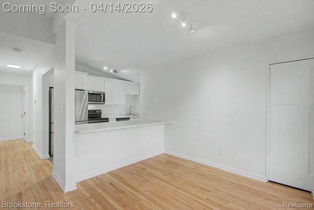 29242 Shirley Avenue, Madison Heights, MI 48071