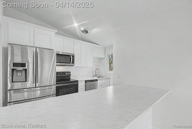 29242 Shirley Avenue, Madison Heights, MI 48071