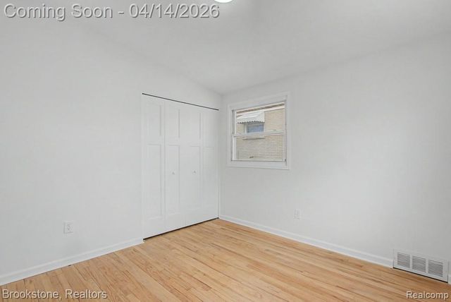 29242 Shirley Avenue, Madison Heights, MI 48071