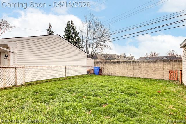 29242 Shirley Avenue, Madison Heights, MI 48071