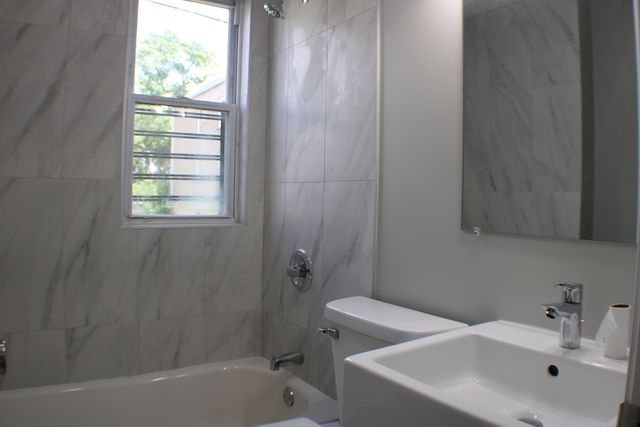 2014 W 52nd Street, Chicago, IL 60609