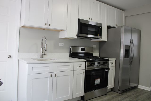 2014 W 52nd Street, Chicago, IL 60609