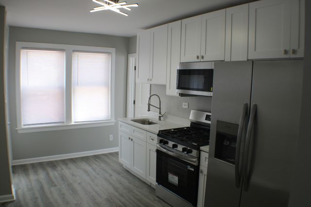 2014 W 52nd Street, Chicago, IL 60609