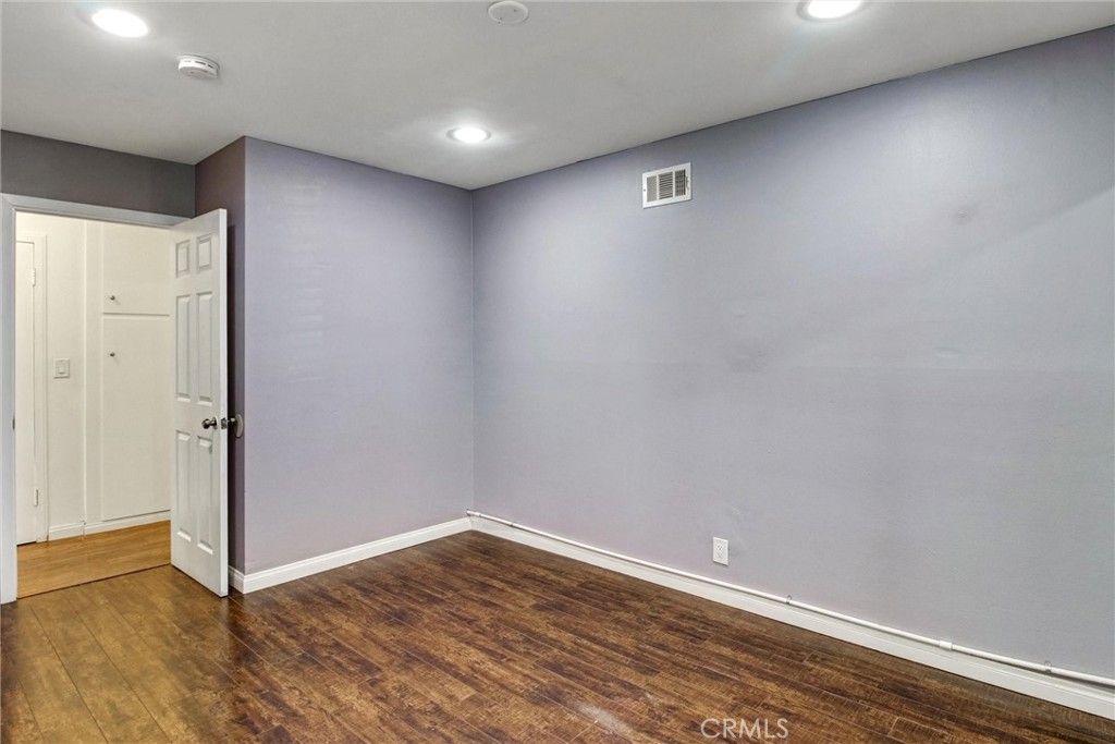 Image 13 of property listing at 19309 Caney, Carson, CA 90746