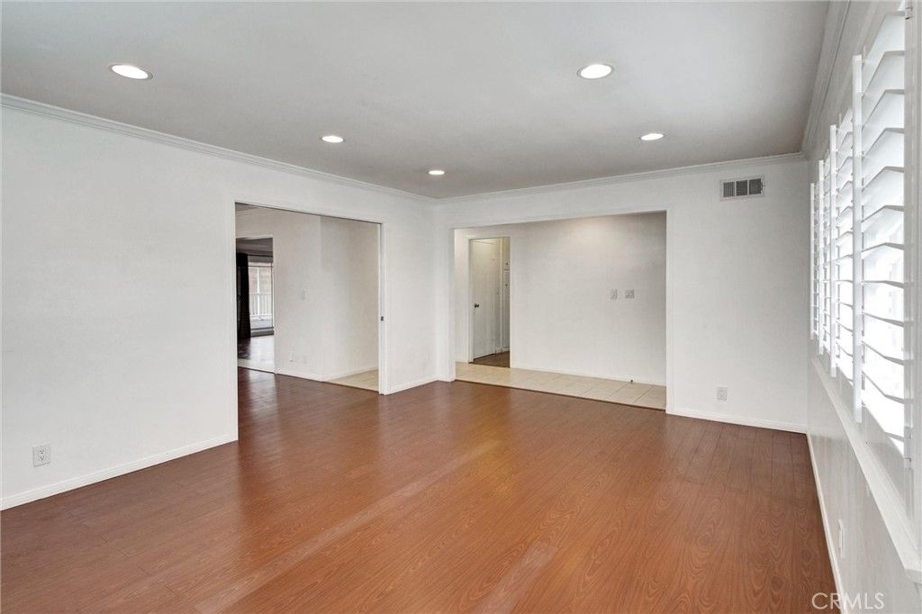 Image 7 of property listing at 19309 Caney, Carson, CA 90746