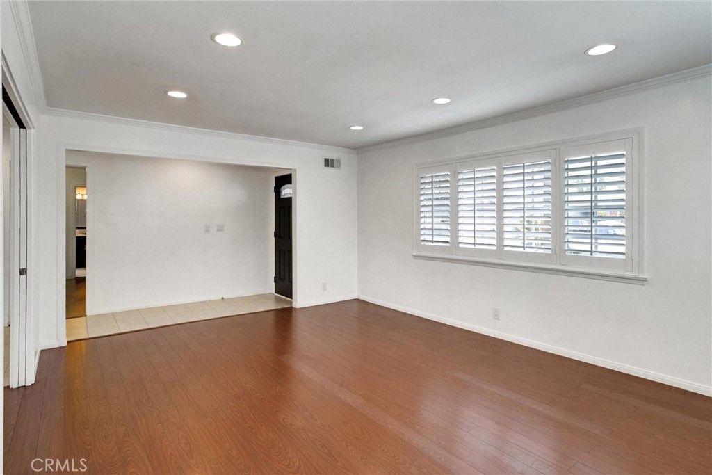 Image 8 of property listing at 19309 Caney, Carson, CA 90746