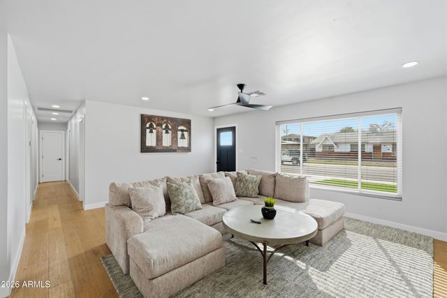 8626 E ROANOKE Avenue, Scottsdale, AZ 85257