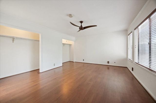 222 Litchfield Lane, Houston, TX 77024