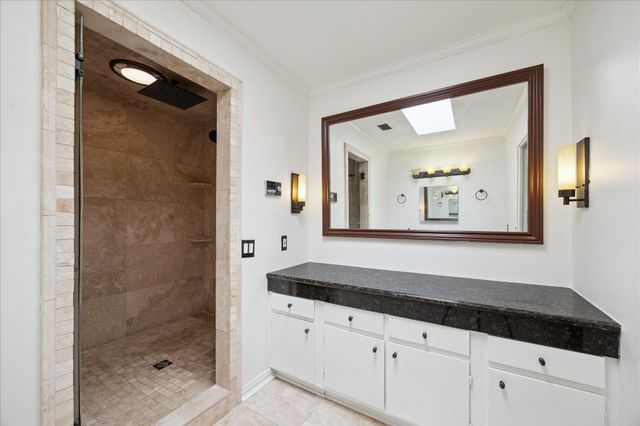 222 Litchfield Lane, Houston, TX 77024