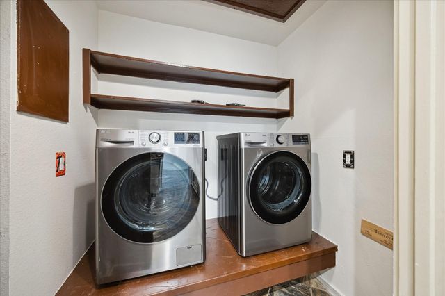 222 Litchfield Lane, Houston, TX 77024