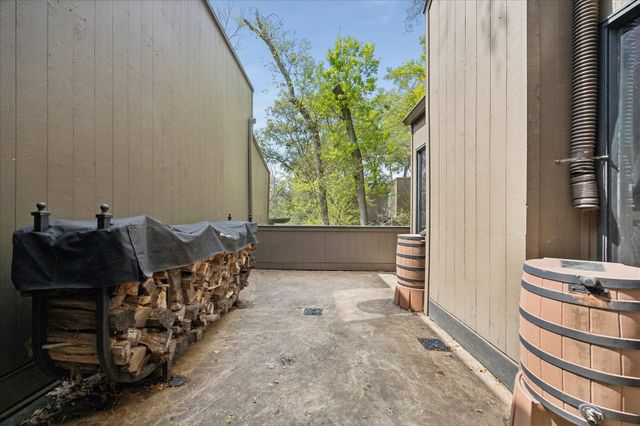 222 Litchfield Lane, Houston, TX 77024