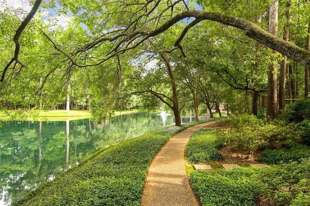 222 Litchfield Lane, Houston, TX 77024