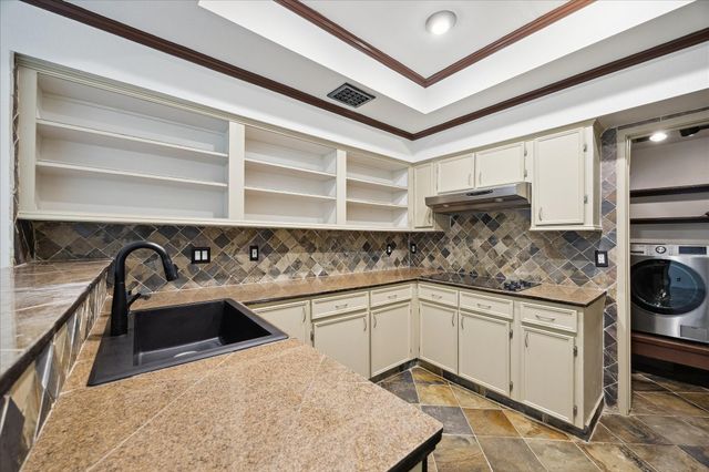 222 Litchfield Lane, Houston, TX 77024