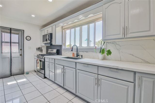 164 E 235th Street, Carson, CA 90745