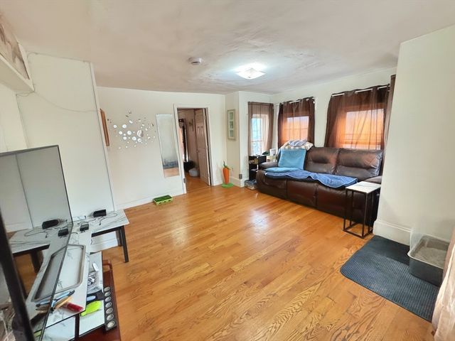 22 Almont 2, Medford, MA 02155