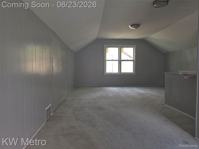 19350 Huntington Road, Detroit, MI 48219