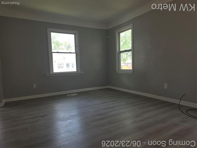 19350 Huntington Road, Detroit, MI 48219