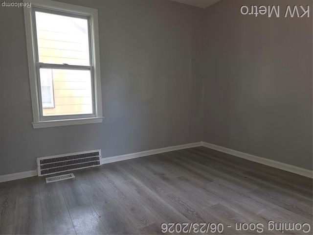 19350 Huntington Road, Detroit, MI 48219