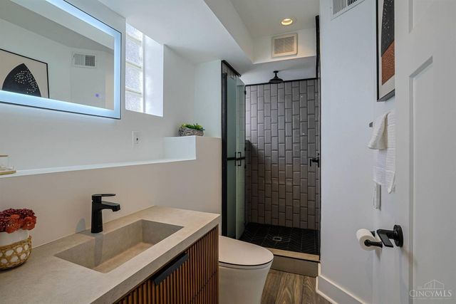 323 Milton Street, Cincinnati, OH 45202