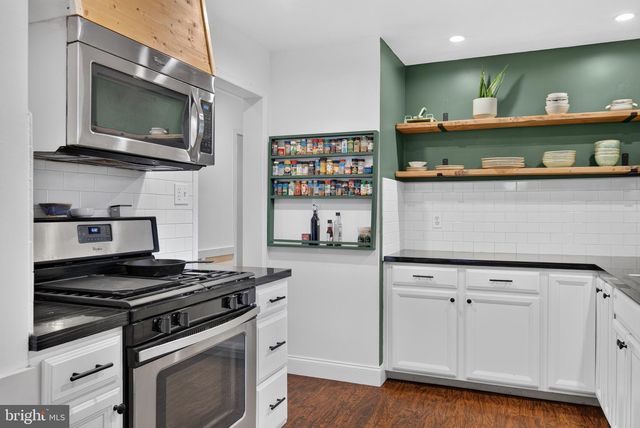 70 BARRE DR, Lancaster, PA 17601