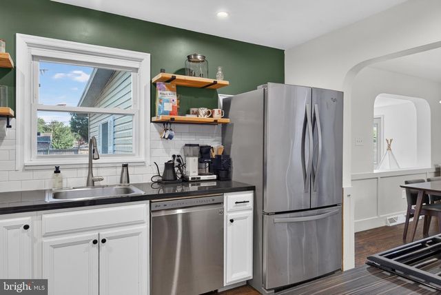 70 BARRE DR, Lancaster, PA 17601
