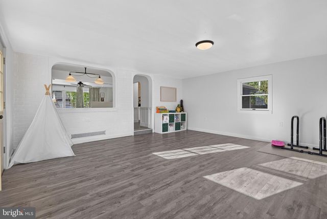 70 BARRE DR, Lancaster, PA 17601