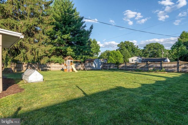 70 BARRE DR, Lancaster, PA 17601
