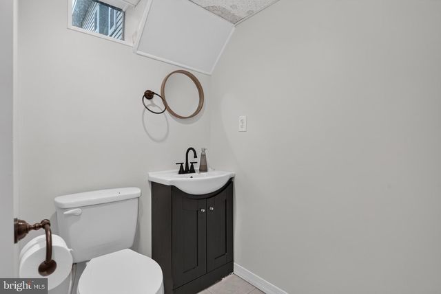 70 BARRE DR, Lancaster, PA 17601