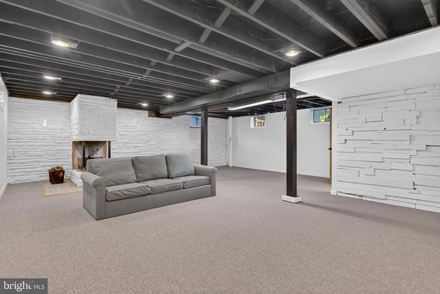 70 BARRE DR, Lancaster, PA 17601