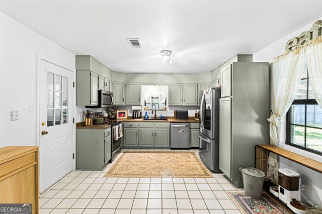 121 Barnesdale Drive, Warner Robins, GA 31093