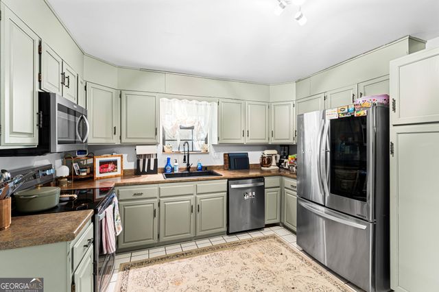 121 Barnesdale Drive, Warner Robins, GA 31093