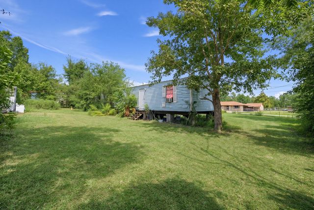 283 Walnut Cove Road, Onalaska, TX 77360