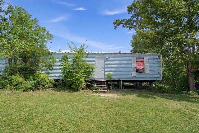 283 Walnut Cove Road, Onalaska, TX 77360