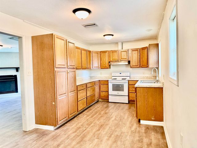 1911 Graham Road, Jacksonville, AR 72076