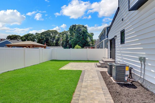 1370 Noel Court, Merrick, NY 11566