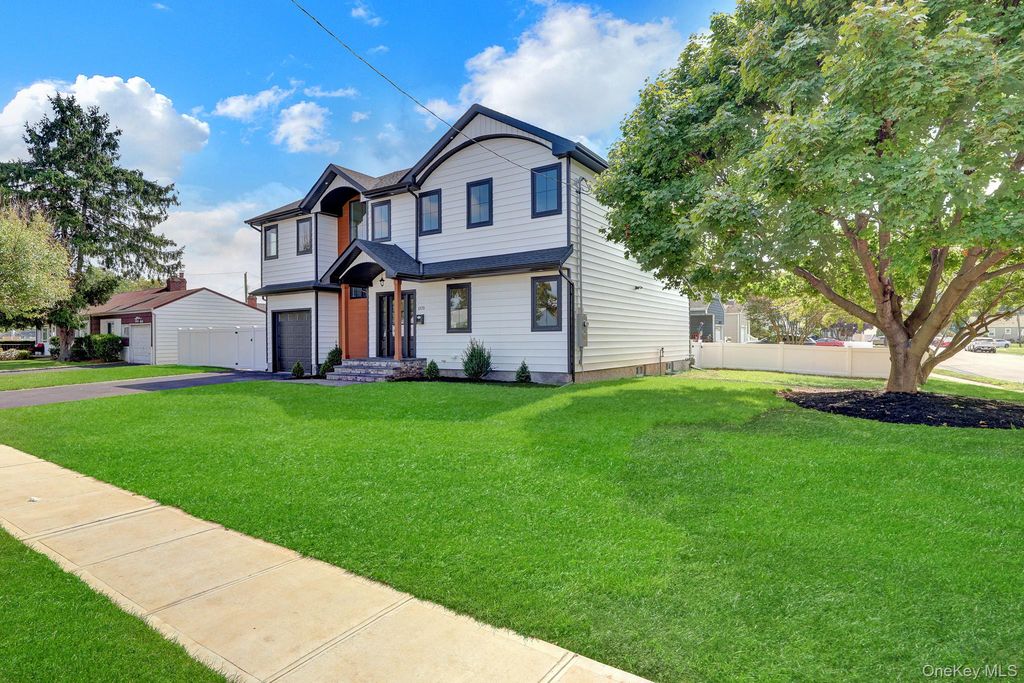 1370 Noel Court, Merrick, NY 11566 — photo 4