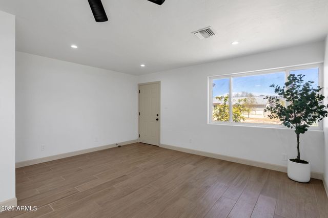 9514 N 2ND Street, Phoenix, AZ 85020