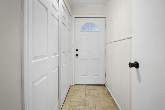 W9370 Burr LANE, Cambridge, WI 53523